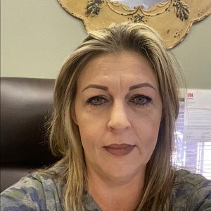 Meet your Posher, Jolie